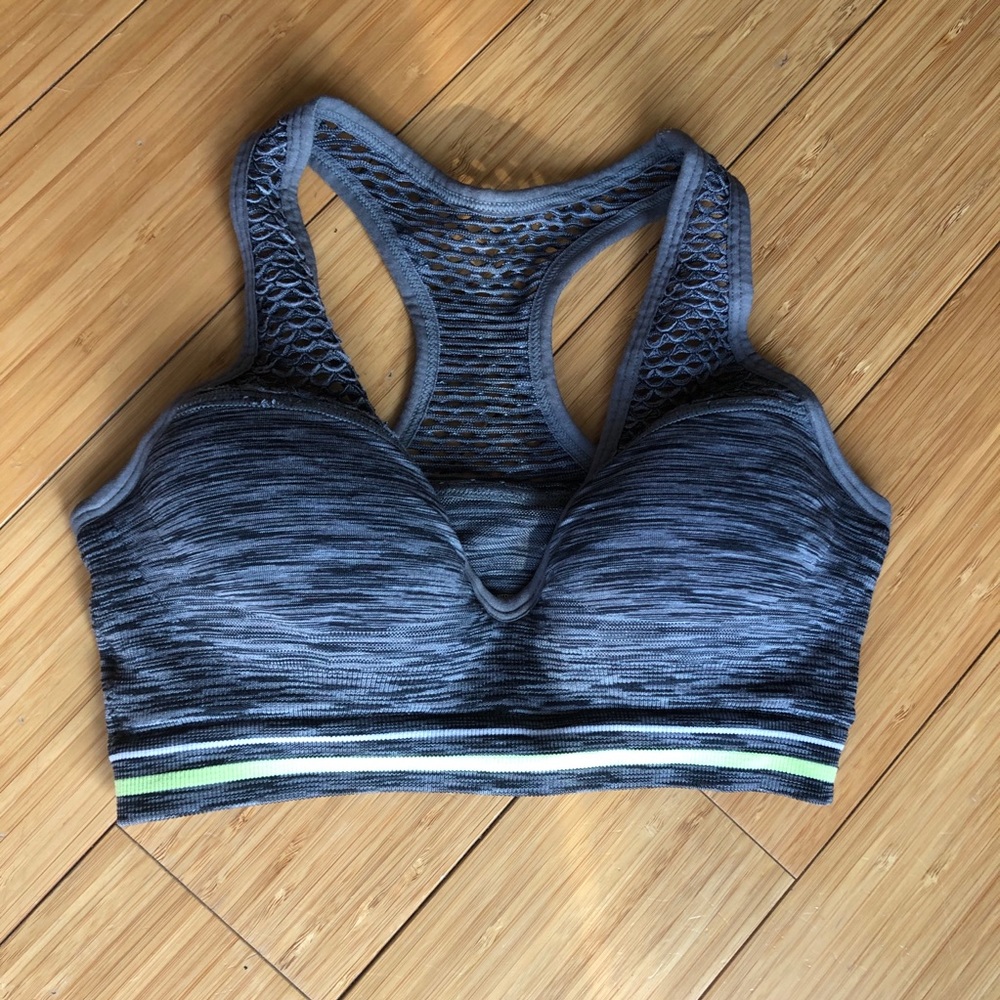 ✨Victoria’s Secret PINK push-up SPORTS BRA✨